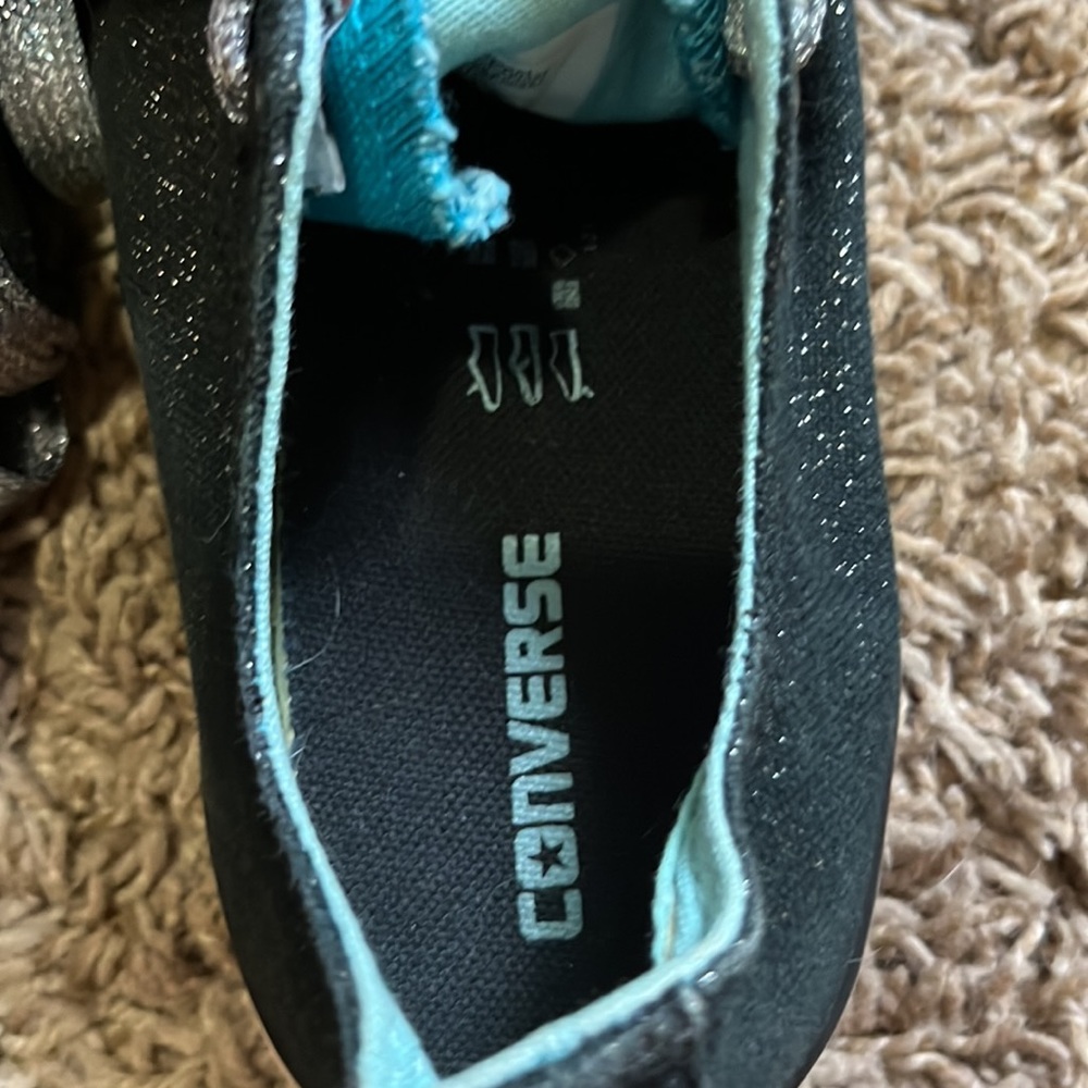 Converse - Picture 2 of 4